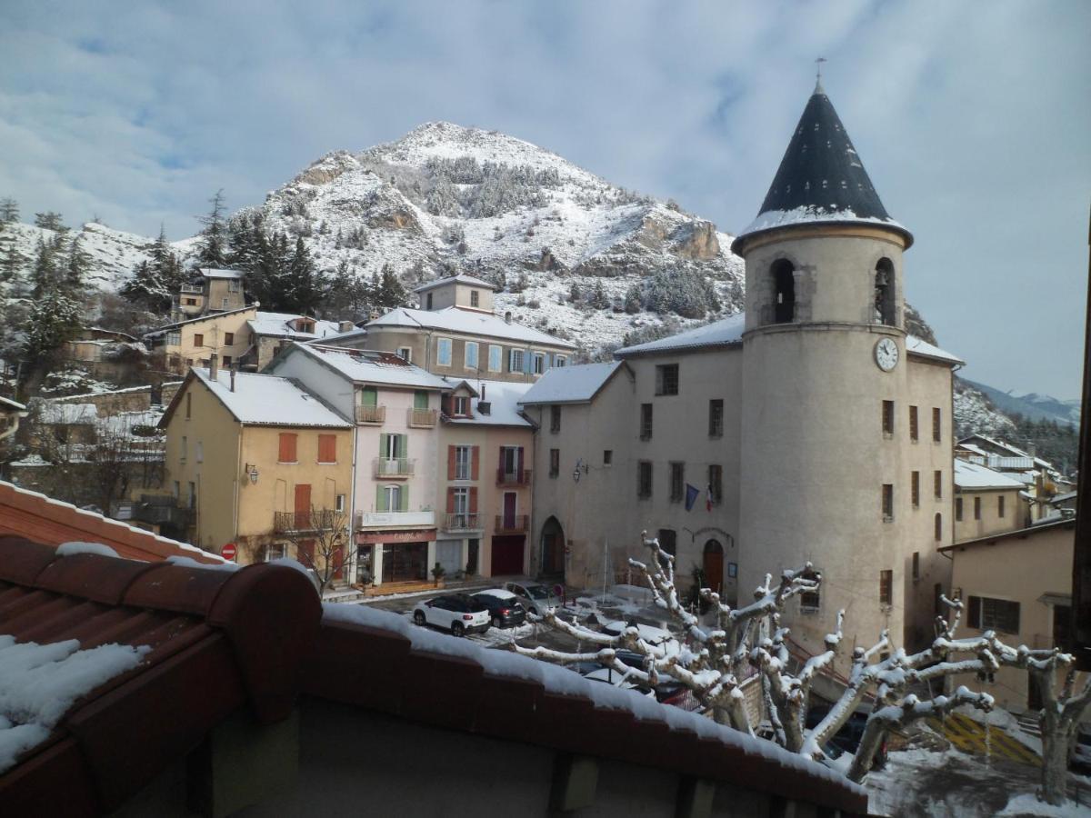Le Moderne Veynes - Location D'Appartements A La Nuitee Exterior foto