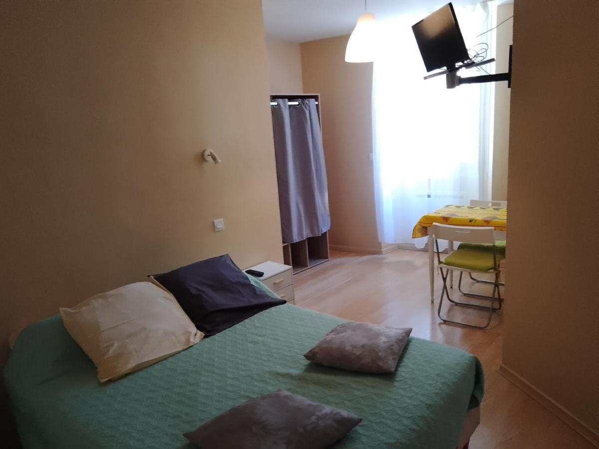 Le Moderne Veynes - Location D'Appartements A La Nuitee Exterior foto