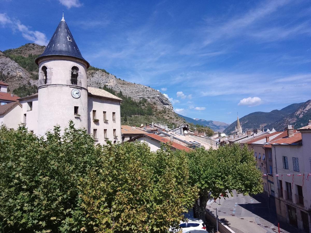 Le Moderne Veynes - Location D'Appartements A La Nuitee Exterior foto